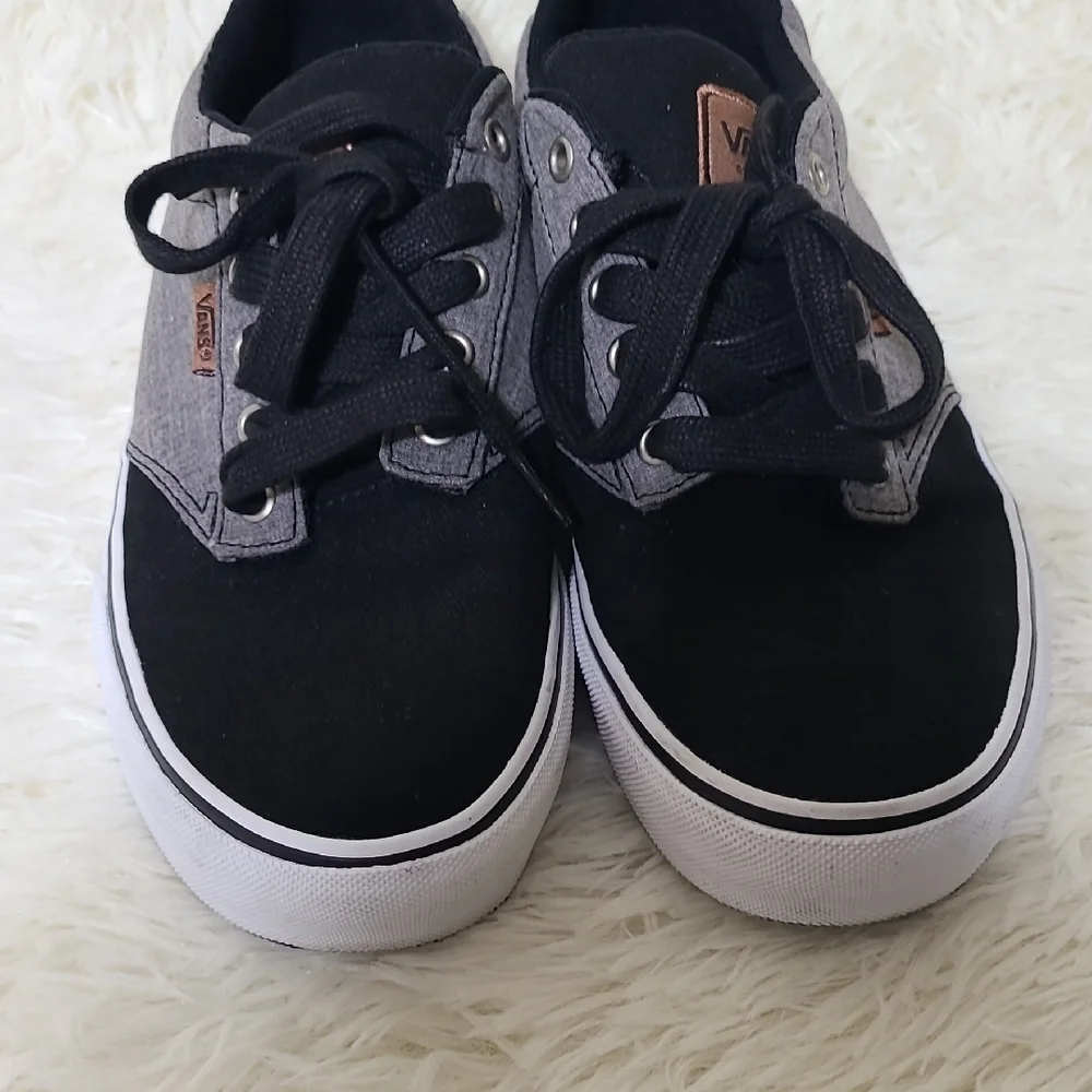 VANS Deluxe‎ Comfort Men's Black and Gray Lace-Up Sneakers - Size 8.5